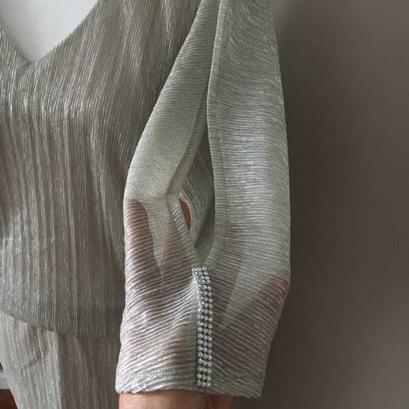 Beautiful metallic dress with embellishments - Picture 4 of 4